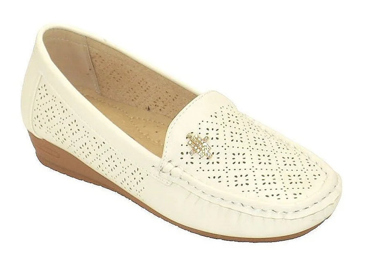 Wholesale Women's Relaxed Fit Moccasin Loafers Leah NG61
