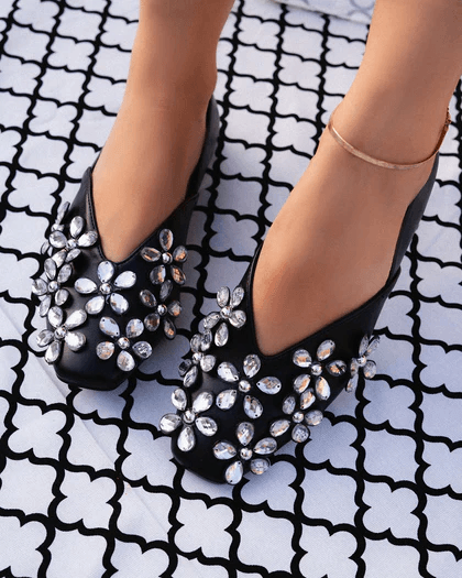 Wholesale Women's Shoes Flat Slip On Embellished Heart Doll NMLY